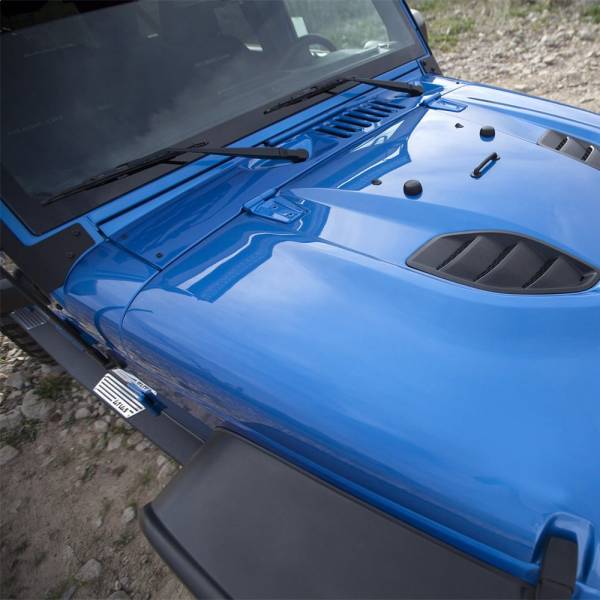 Smittybilt - Smittybilt SRC Stingray Vented Hood - 76400 - Image 1