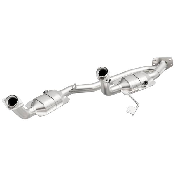 MagnaFlow Exhaust Products - MagnaFlow Exhaust Products OEM Grade Direct-Fit Catalytic Converter 49079 - Image 1