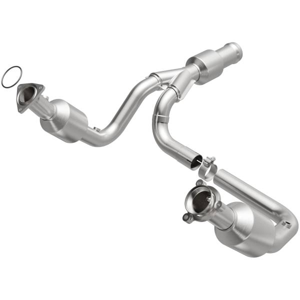 MagnaFlow Exhaust Products - MagnaFlow Exhaust Products California Direct-Fit Catalytic Converter 5582617 - Image 1