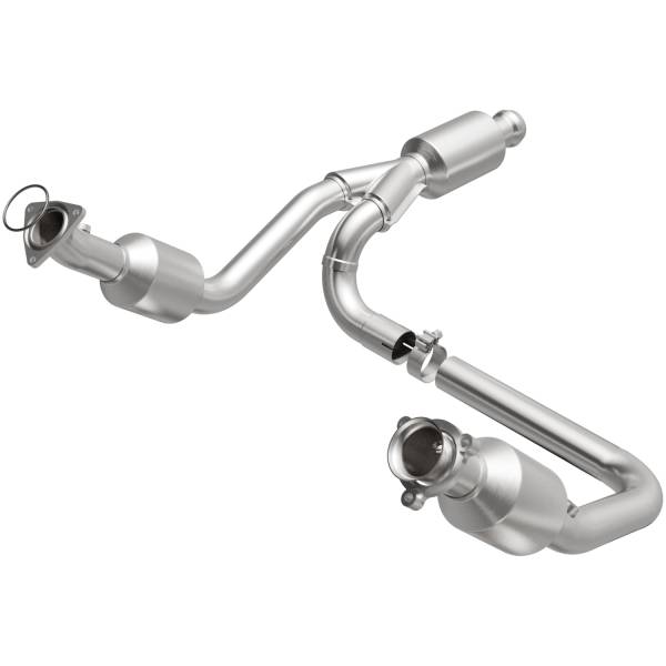 MagnaFlow Exhaust Products - MagnaFlow Exhaust Products California Direct-Fit Catalytic Converter 5582642 - Image 1