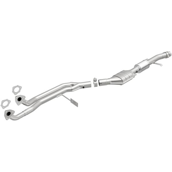 MagnaFlow Exhaust Products - MagnaFlow Exhaust Products OEM Grade Direct-Fit Catalytic Converter 52241 - Image 1