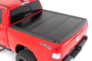 Rough Country Hard Tri-Fold Tonneau Bed Cover Aluminum Black Textured w/o RamBox - 47320550