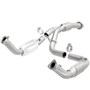 MagnaFlow Exhaust Products OEM Grade Direct-Fit Catalytic Converter 51812