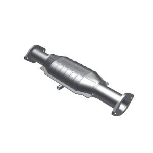 MagnaFlow Exhaust Products Standard Grade Direct-Fit Catalytic Converter 23352