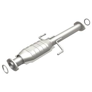 MagnaFlow Exhaust Products HM Grade Direct-Fit Catalytic Converter 23770