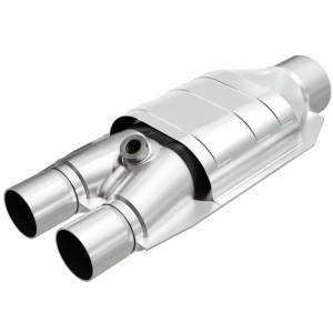 MagnaFlow Exhaust Products - MagnaFlow Exhaust Products Standard Grade Universal Catalytic Converter - 2.50in. 94037 - Image 1