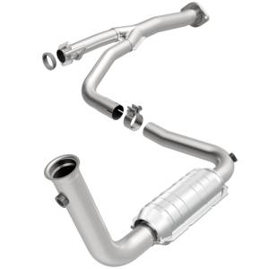 MagnaFlow Exhaust Products OEM Grade Direct-Fit Catalytic Converter 49582