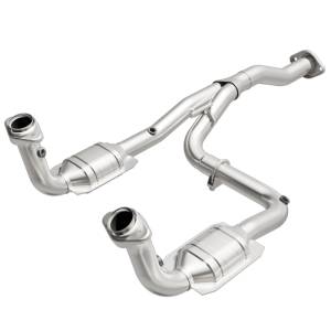 MagnaFlow Exhaust Products HM Grade Direct-Fit Catalytic Converter 23957