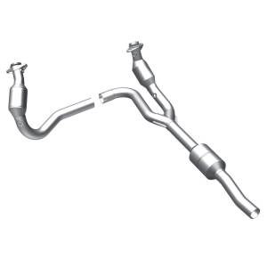 MagnaFlow Exhaust Products - MagnaFlow Exhaust Products OEM Grade Direct-Fit Catalytic Converter 49554 - Image 1