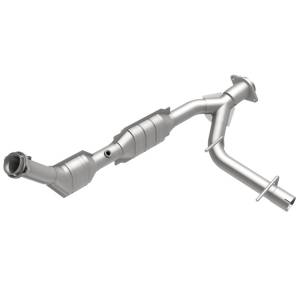 MagnaFlow Exhaust Products OEM Grade Direct-Fit Catalytic Converter 49607