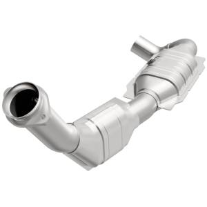 MagnaFlow Exhaust Products OEM Grade Direct-Fit Catalytic Converter 51171