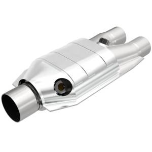 MagnaFlow Exhaust Products - MagnaFlow Exhaust Products Standard Grade Universal Catalytic Converter - 2.50in. 51667 - Image 1