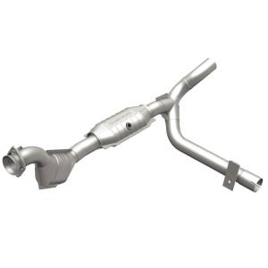 MagnaFlow Exhaust Products OEM Grade Direct-Fit Catalytic Converter 51839