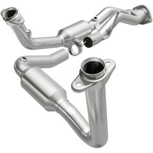 MagnaFlow Exhaust Products California Direct-Fit Catalytic Converter 5451444