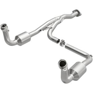 MagnaFlow Exhaust Products California Direct-Fit Catalytic Converter 5451186