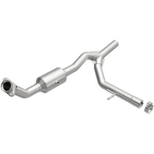 MagnaFlow Exhaust Products OEM Grade Direct-Fit Catalytic Converter 49695