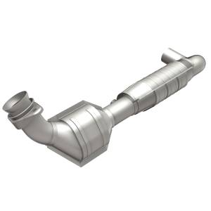 MagnaFlow Exhaust Products OEM Grade Direct-Fit Catalytic Converter 49705