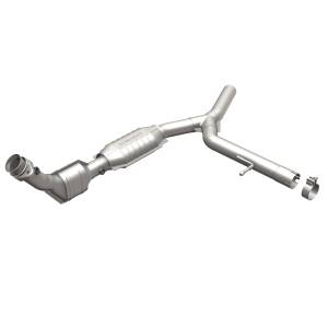 MagnaFlow Exhaust Products OEM Grade Direct-Fit Catalytic Converter 49706