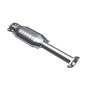 MagnaFlow Exhaust Products Standard Grade Direct-Fit Catalytic Converter 23695