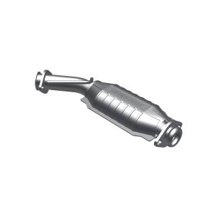 MagnaFlow Exhaust Products Standard Grade Direct-Fit Catalytic Converter 23365