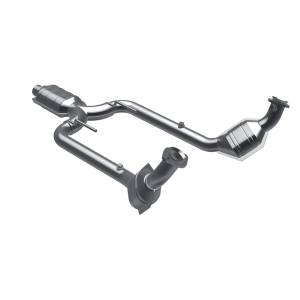 MagnaFlow Exhaust Products California Direct-Fit Catalytic Converter 441111
