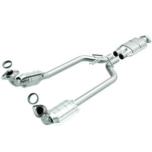 MagnaFlow Exhaust Products Standard Grade Direct-Fit Catalytic Converter 23351