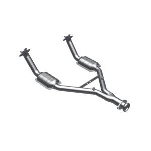 MagnaFlow Exhaust Products Standard Grade Direct-Fit Catalytic Converter 23340