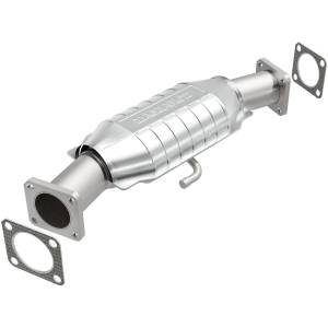 MagnaFlow Exhaust Products Standard Grade Direct-Fit Catalytic Converter 93426