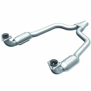 MagnaFlow Exhaust Products California Direct-Fit Catalytic Converter 337487