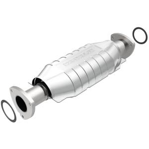 MagnaFlow Exhaust Products Standard Grade Direct-Fit Catalytic Converter 23483