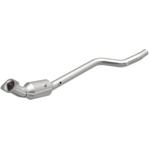 MagnaFlow Exhaust Products California Direct-Fit Catalytic Converter 5561241