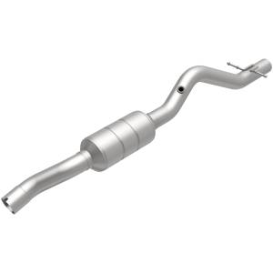 MagnaFlow Exhaust Products California Direct-Fit Catalytic Converter 4451637