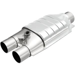 MagnaFlow Exhaust Products California Universal Catalytic Converter - 2.50in. 3391037