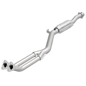 MagnaFlow Exhaust Products Standard Grade Direct-Fit Catalytic Converter 93684