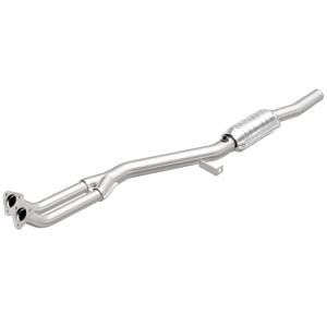 MagnaFlow Exhaust Products Standard Grade Direct-Fit Catalytic Converter 93685