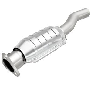 MagnaFlow Exhaust Products Standard Grade Direct-Fit Catalytic Converter 22928