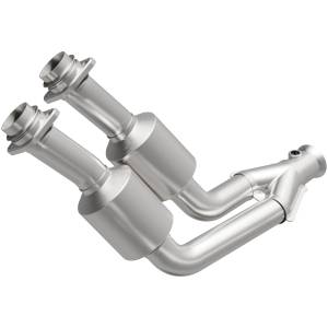 MagnaFlow Exhaust Products HM Grade Direct-Fit Catalytic Converter 24226