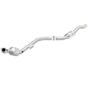 MagnaFlow Exhaust Products OEM Grade Direct-Fit Catalytic Converter 51645