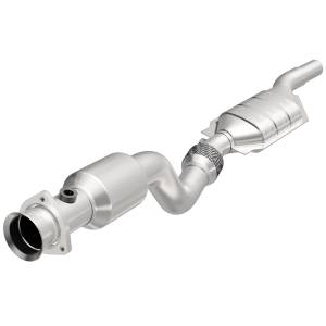 MagnaFlow Exhaust Products OEM Grade Direct-Fit Catalytic Converter 51095