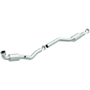 MagnaFlow Exhaust Products OEM Grade Direct-Fit Catalytic Converter 51419