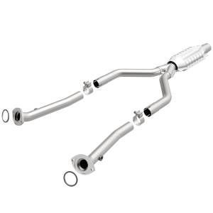 MagnaFlow Exhaust Products OEM Grade Direct-Fit Catalytic Converter 51454