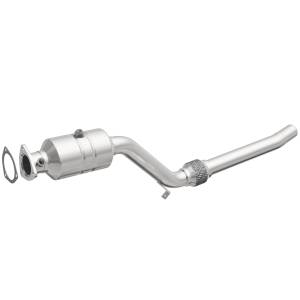 MagnaFlow Exhaust Products OEM Grade Direct-Fit Catalytic Converter 51462