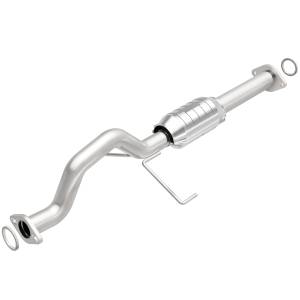 MagnaFlow Exhaust Products OEM Grade Direct-Fit Catalytic Converter 51817