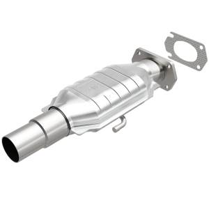 MagnaFlow Exhaust Products Standard Grade Direct-Fit Catalytic Converter 93439