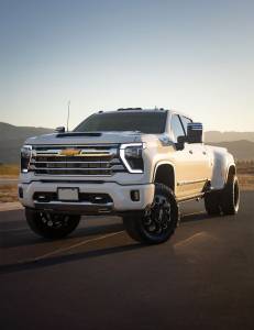 Cognito 3-in Elite Leveling Kit with King 2.5 Reservoir Shocks - 510-P0931