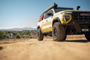 DV8 Offroad Bumpers & Jeep Accessories | 1350 Offroad - DV8 23-24 Chevy Colorado OE Plus Side Steps - Black Steel - SRCS3-01 - Image 1